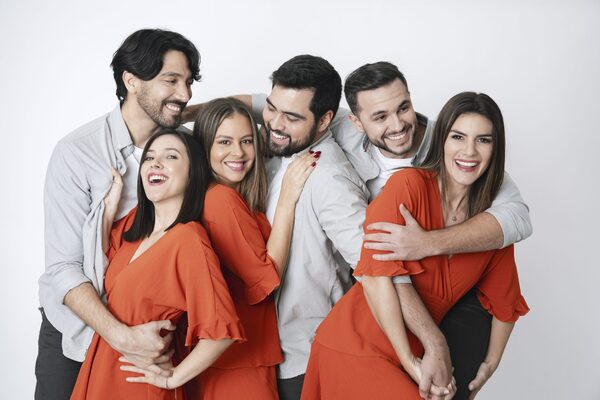 Salas llenas en el gran estreno de “Así de Simple” - Unicanal