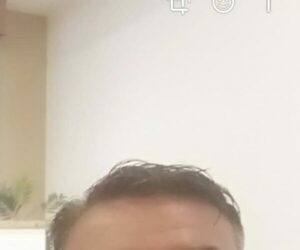Hombre desmiente a su padre y modelo en conflicto de desalojo