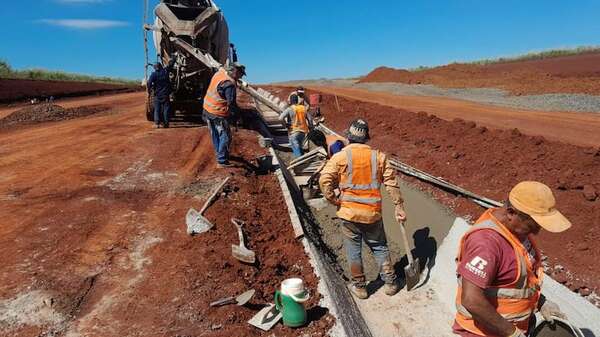 Persiste baja ejecución en MOPC: todavía no invirtió ni la mitad de su presupuesto para obras - Economía - ABC Color