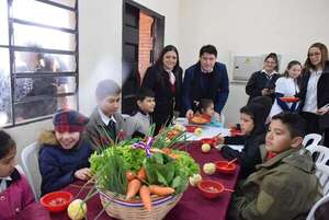 Hambre Cero: alumnos de tres distritos de Caazapá reciben desde ayer el almuerzo escolar - Nacionales - ABC Color