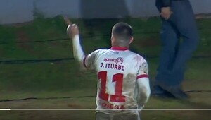 [VIDEO] Iturbe desafió a hinchas de Cerro que le dijeron de todo
