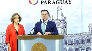 Ejecutivo pide apurar la salida del embajador y sube tensión con EEUU