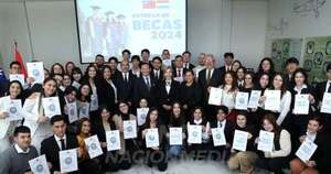 La Nación / Taiwán entregó becas a estudiantes paraguayos