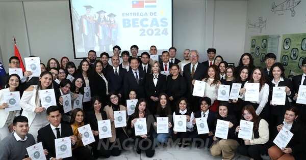 La Nación / Taiwán entregó becas a estudiantes paraguayos