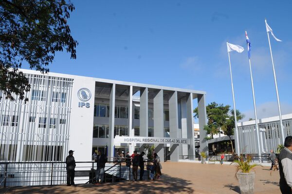 Directora del IPS de CDE dice que buscarán la reposición de cirujanos pediátricos - La Clave