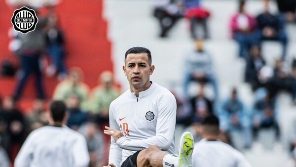 Derlis González se pone a disposición de Palermo