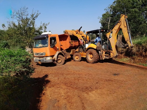 Reparación de caminos en Alto Paraná benefician a más de 3.000 pobladores - ADN Digital