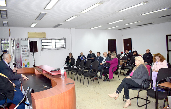 Fiscales y los funcionarios del Ministerio Público se capacitan en mediación penal - La Clave