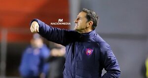 Versus / Algunas insólitas decisiones de Manolo Jiménez ante General Caballero