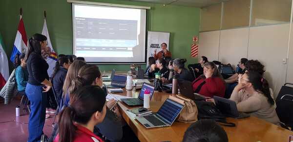 Itapúa avanza en la formalización educativa con Jornada de Capacitación sobre el Registro Único de Estudiantes en Artes