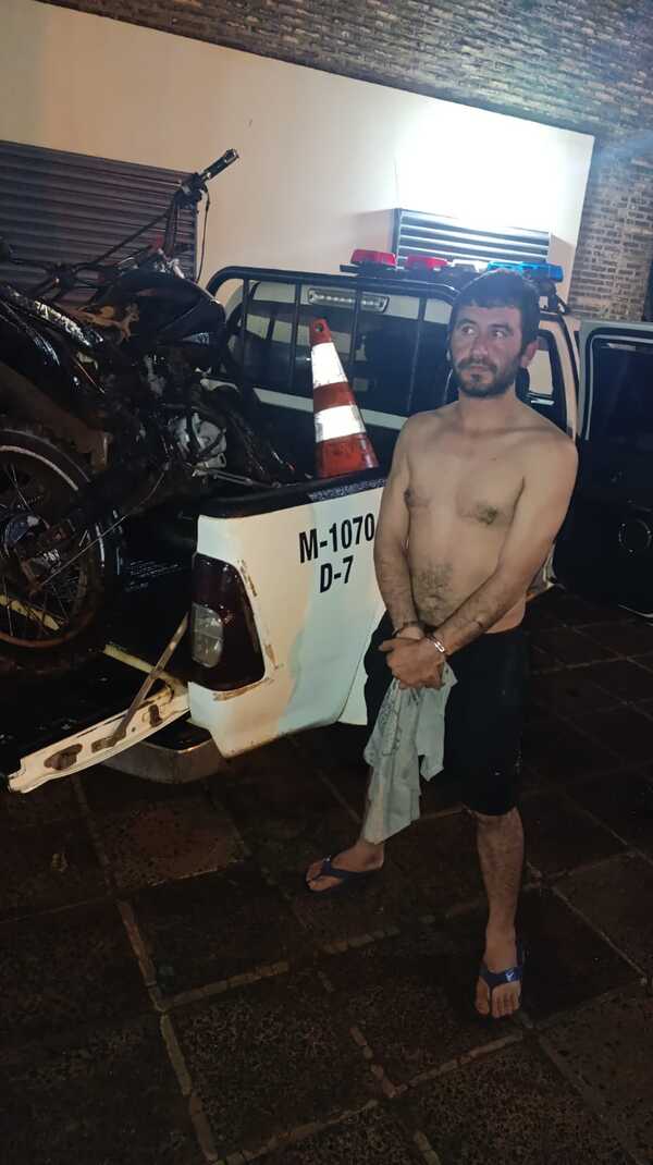 Policía captura a presunto ladrón de motocicleta