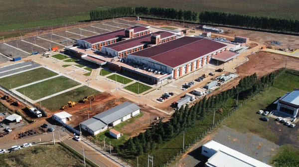 Gran Hospital de Coronel Oviedo: una realidad a casi 97% de su ejecución - Noticiero Paraguay