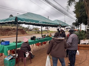 Municipalidad de Cambyretá Apoya feria en Arroyo Porá para impulsar emprendimientos locales