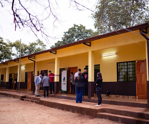 Tras reclamo, reparan cuatro aulas de escuela de comunidad indígena - La Clave