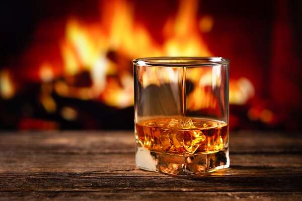 ¿Por qué el whisky es la bebida ideal para una noche de invierno? - Gastronomía - ABC Color