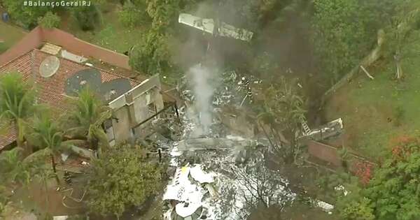 La Nación / Tragedia en Brasil: “Aterrador”, dice vecina donde cayó avión