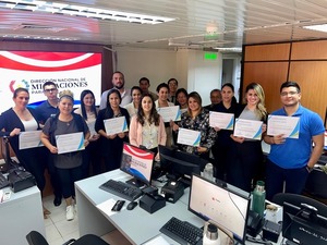 FUNCIONARIOS DE LA DIRECCIÓN GRAL. DE EXTRANJEROS CULMINARON IMPORTANTE TALLER - Itapúa Noticias