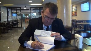 Coronel Liduvino Vielman presenta libro sobre Cooperación Espacial Regional