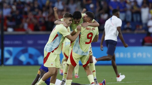 España gana a Francia en el alargue y logra el oro en fútbol masculino