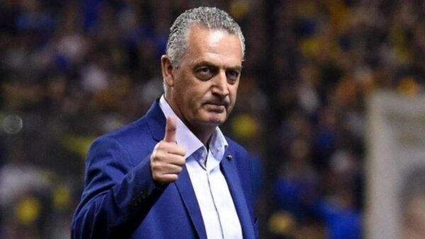 Gustavo Alfaro dejó de ser entrenador de Costa Rica - trece