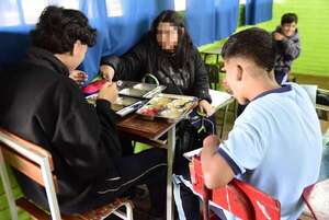 Hambre Cero: en escuela de Lambaré faltan casi 60 platos y Fenaes denuncia “comida aguada” - Nacionales - ABC Color