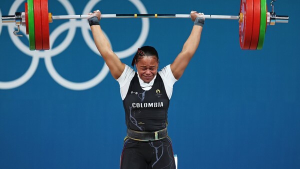 Colombiana gana medalla de plata y le dedica a su hijo
