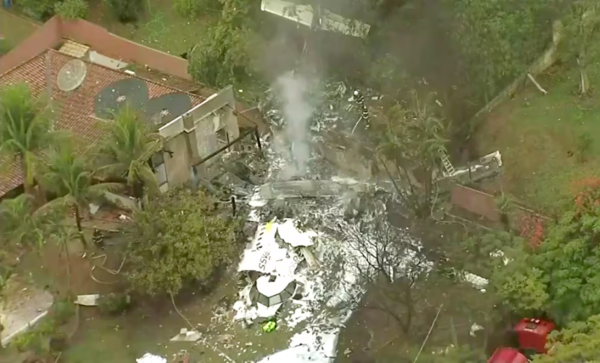 Dueña de vivienda donde cayó avión: “Solo dio tiempo de agacharme y rezar”