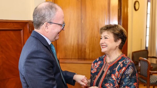 FMI felicitó por el grado de inversión y solidez económica