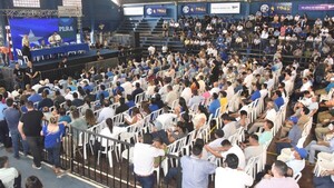 Liberales profundizan sus diferencias ante pedido de elecciones