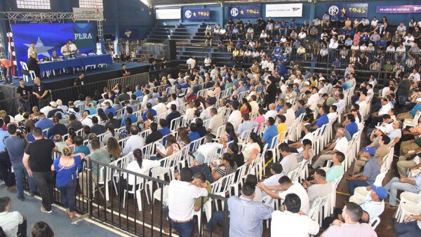 Liberales profundizan sus diferencias ante pedido de elecciones