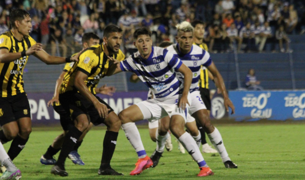 Versus / El puntero visita a Guaraní en Dos Bocas