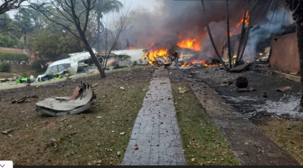 Llegó tarde al embarque, no subió al avión y se salvó la vida