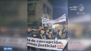 Ñemby: En medio de manifestaciones, pobladores exigen renuncia del intendente - Noticias Paraguay