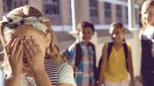 Mamá denuncia que hija de un periodista hace bullying a su nena