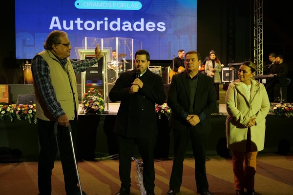 Presidente de la Cámara de Diputados, Raúl Latorre, participó de la edición N°25 de la Maratón Nacional de Oración