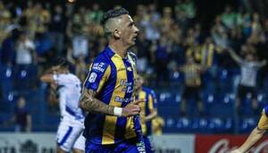 ¡Cero estres! Luego de incidentes con chancholigans, Lucas Barrios decidió colgar los botines