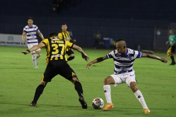 Atrapante juego en Dos Bocas: el puntero 2 de Mayo visita a Guaraní - trece