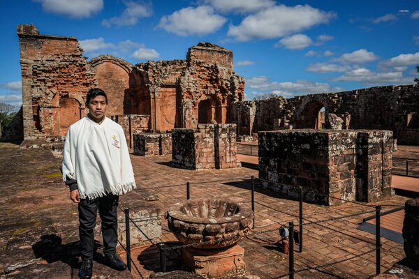 Jóvenes indígenas se afianzan como promotores turísticos en Reducciones Jesuíticas - .::Agencia IP::.