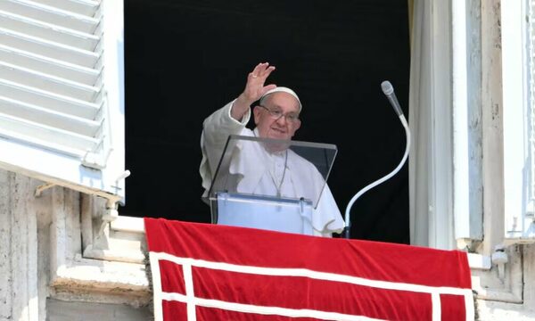 El papa pide rezar por víctimas de todas las guerras y por los muertos en accidente aéreo de Brasil