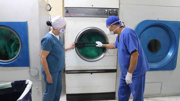 En Clínicas lavan 1.400 kilos de prendas varias por día