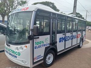 La UCP se moviliza con el primer minibús 100% eléctrico de la frontera