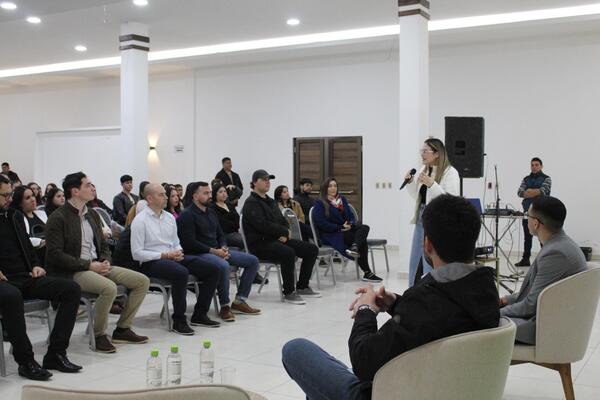 Charla importante sobre el desafío de los nuevos Liderazgos en Cambyretá