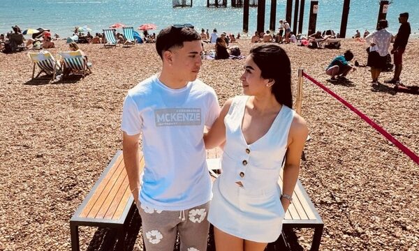 Enso González, de amores con su novia miss en la ciudad de Enciso