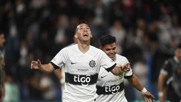 Olimpia golea a Libertad y alcanza la punta