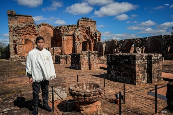 Jóvenes indígenas se afianzan como promotores turísticos en Reducciones Jesuíticas - ADN Digital