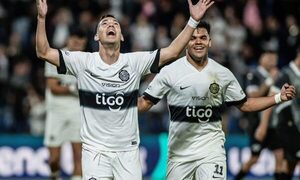 Olimpia golea a Libertad y es líder