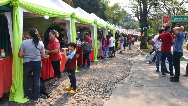 Expo frutilla convoca a cientos de visitantes durante el fin de semana en Areguá