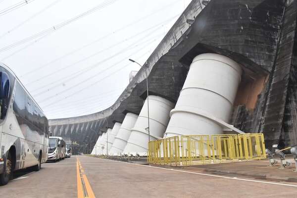 Itaipú: 40 años después, beneficios del Brasil siguen muy superiores - Economía - ABC Color