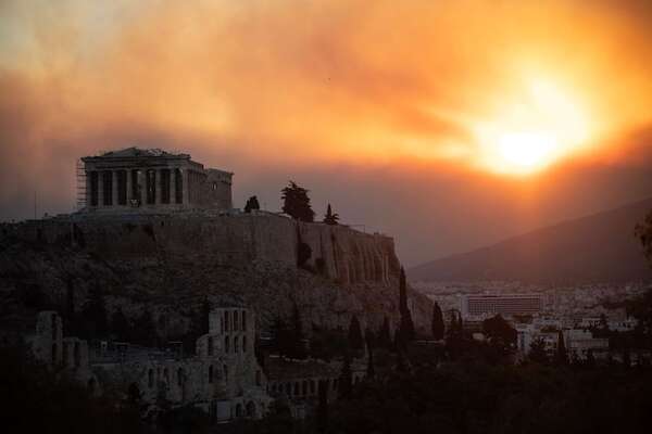 Grecia: decenas de miles de evacuados por gran incendio que llega a las puertas de Atenas - Mundo - ABC Color