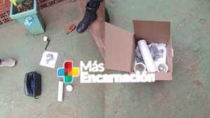 Policía oculta información sobre amenazas con explosivos a guardiacárcel